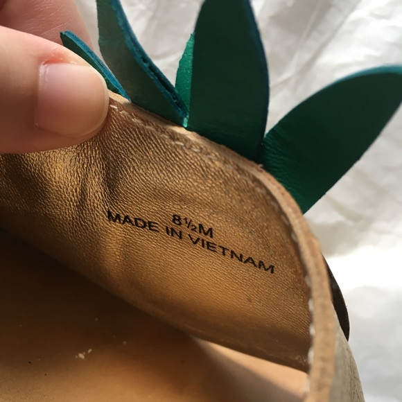 Kate Spade | Ibis Pineapple Slide Sandal - Picture 5 of 12